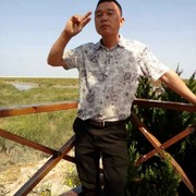 ♛小眼睛男人♚海报
