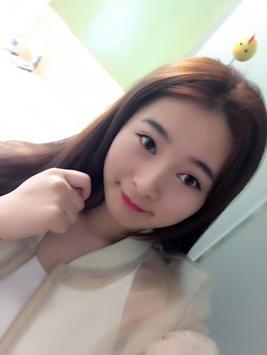 栗莫愁主播照片