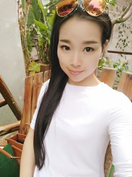 梦媛回归主播照片