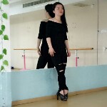 重生vs女王海报
