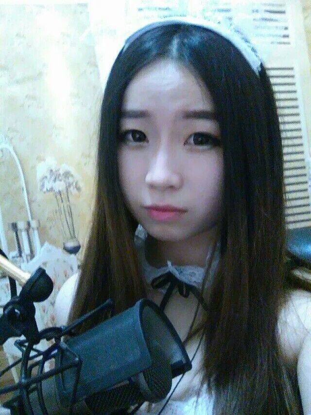 梓绮新人求关注的主播照片