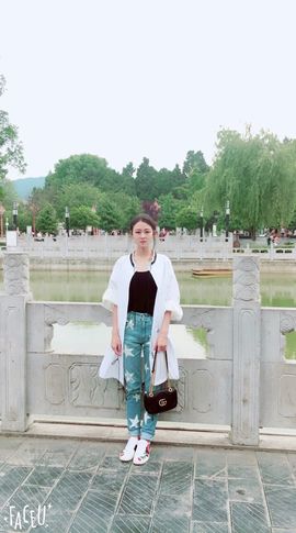 奕露西$唱歌主播照片