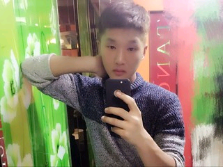 来人没币的主播照片