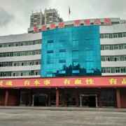 巴黎铁塔下的讲古佬