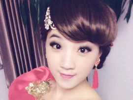 小情绪妖妖主播照片