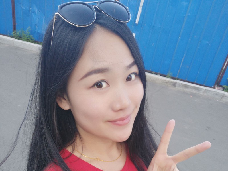 吃著火鍋．唱著歌的主播海報