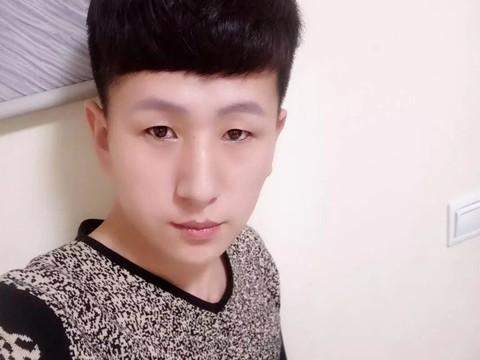 求升级的阿峰海报