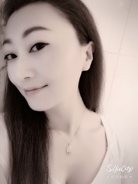 小满@前台接待主播照片