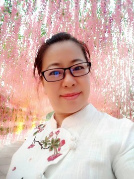 魅力女人唱民歌主播照片