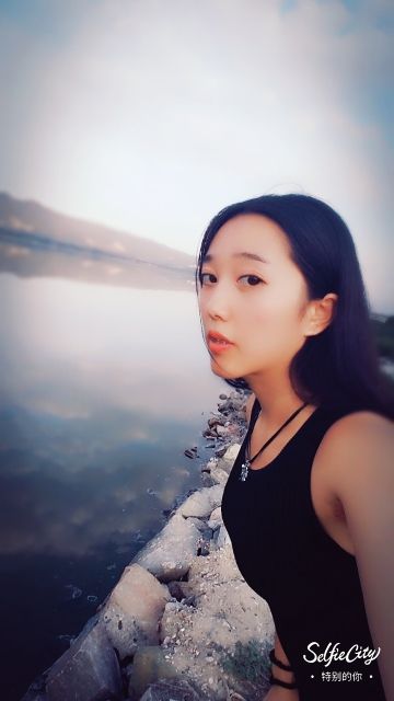 伍月的夏天的主播照片