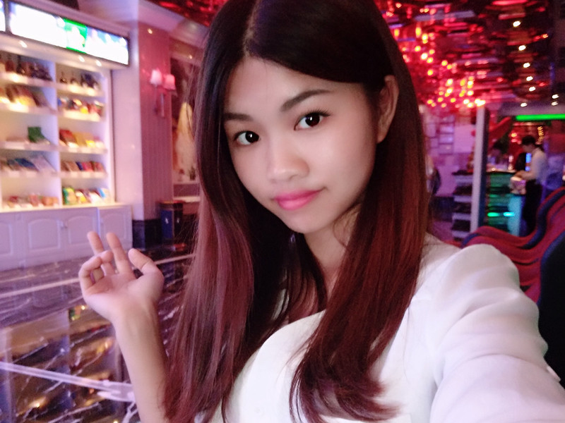 梦小丫㈱的主播海报