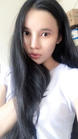 少数民族杨优雅主播照片