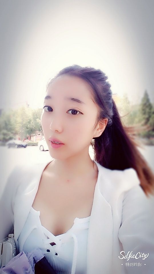 伍月的夏天的主播照片