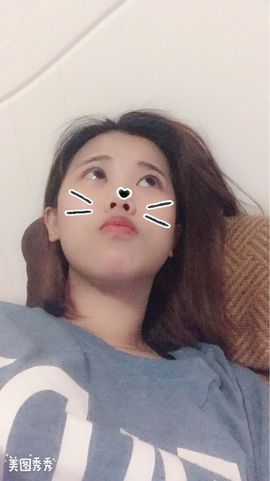 小恩ya主播照片