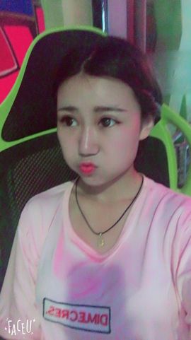 酷酷的沈希求升级主播照片