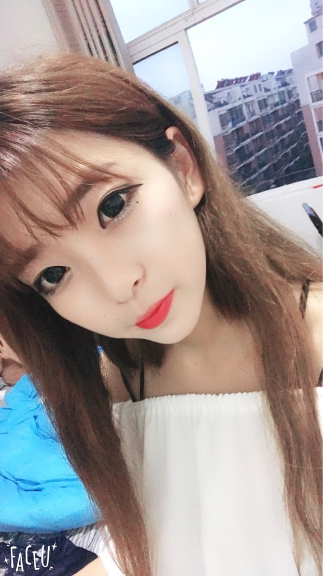 二月九九的主播照片