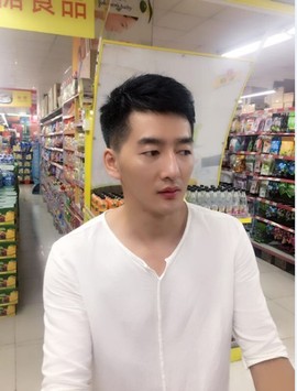 晨一凡主播照片