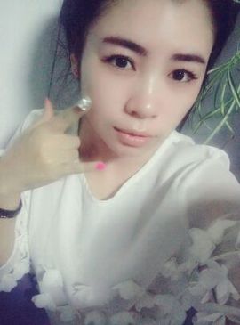 那个很小瑶主播照片