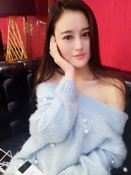 大聆听温主播照片