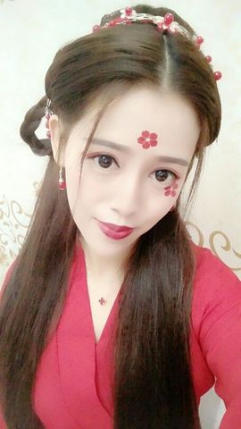 YO，乐美主播照片