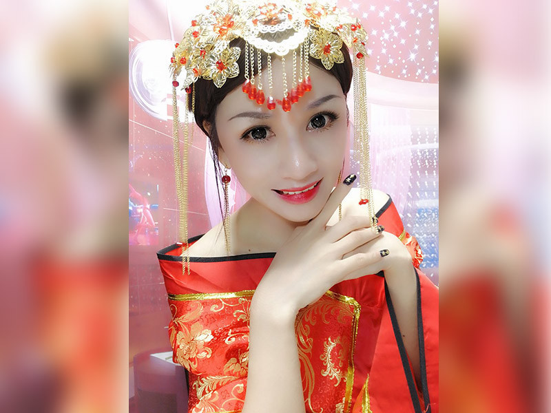 达人美妆秀的主播海报