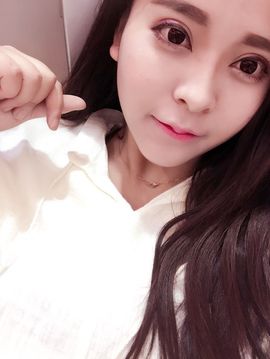 柚子呀呀主播照片