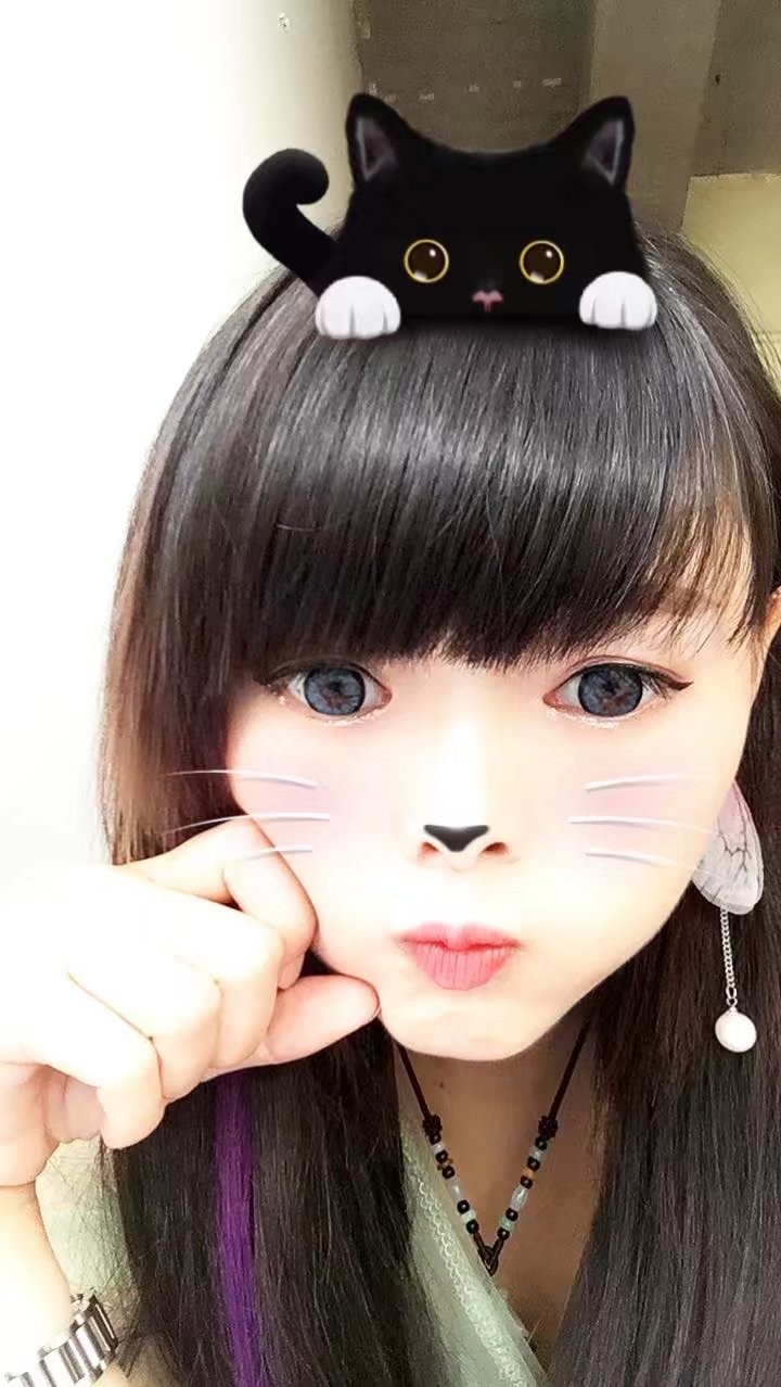 *糖逗逗的主播照片