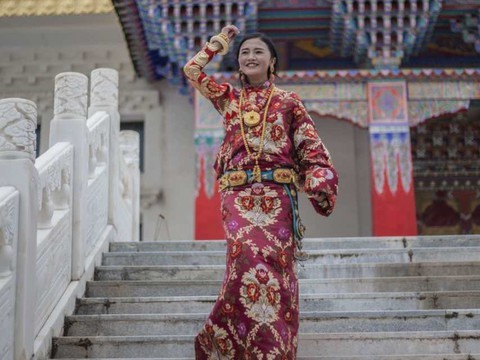 wy影子海报