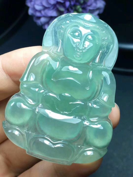 莉莉翡翠廠家直銷的主播照片