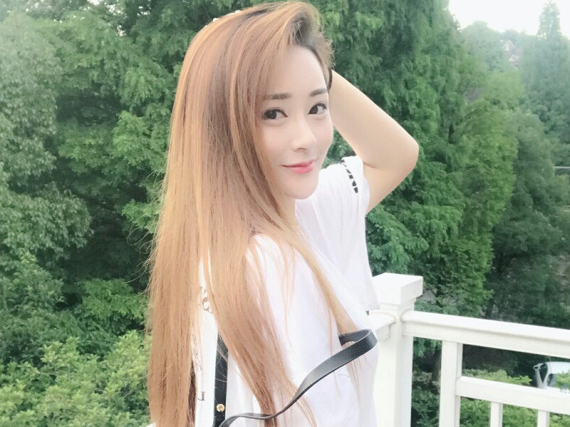 新人小阿诺求家人的主播海报