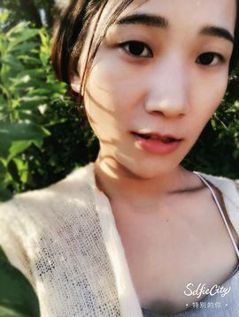 🙈`黄小言.主播照片