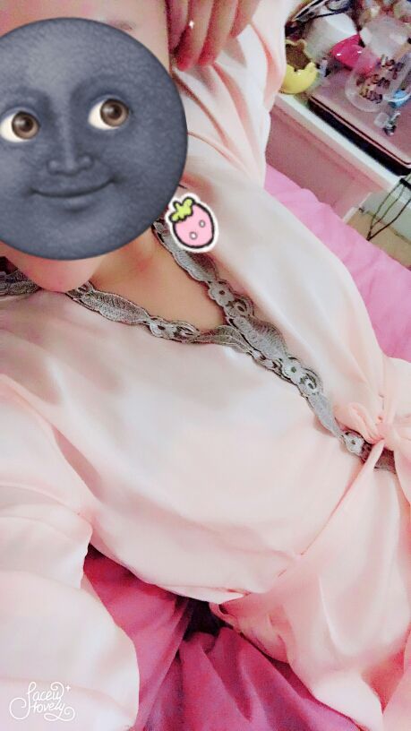 秦唉的的主播照片