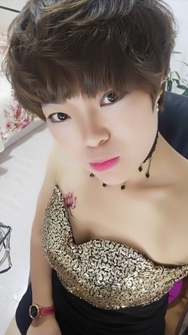 脸脸吃不饱主播照片