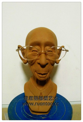 魏君丽雕像艺术主播照片