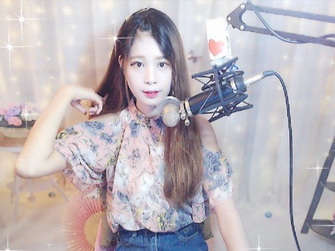 我是一条小鲸鱼海报