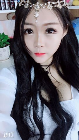 第一火女露露主播照片