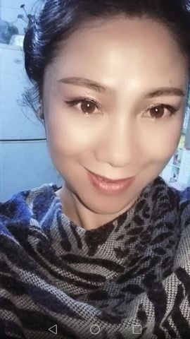 李彩菇主播照片