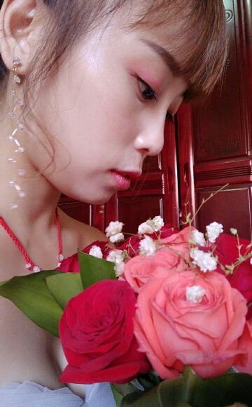 川妹儿佑雪的主播照片