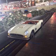 不想见人b海报