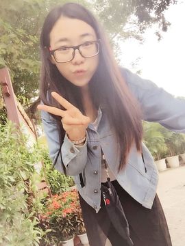 朵薇璐智能美妆主播照片