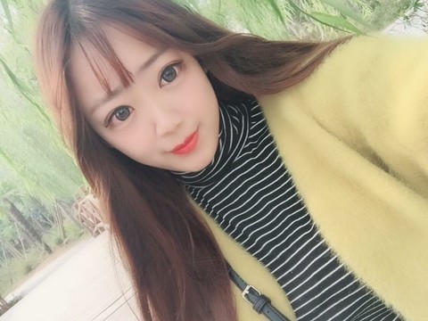 诗诗呀海报