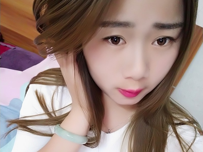 亦儿的主播海报