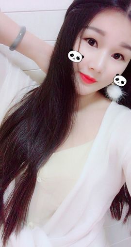 一个很哇塞的菇凉主播照片