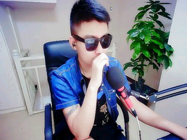 老黄r$主播照片