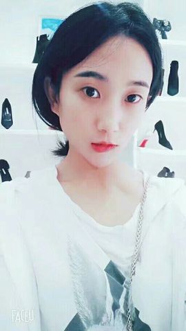 🙈`黄小言.主播照片