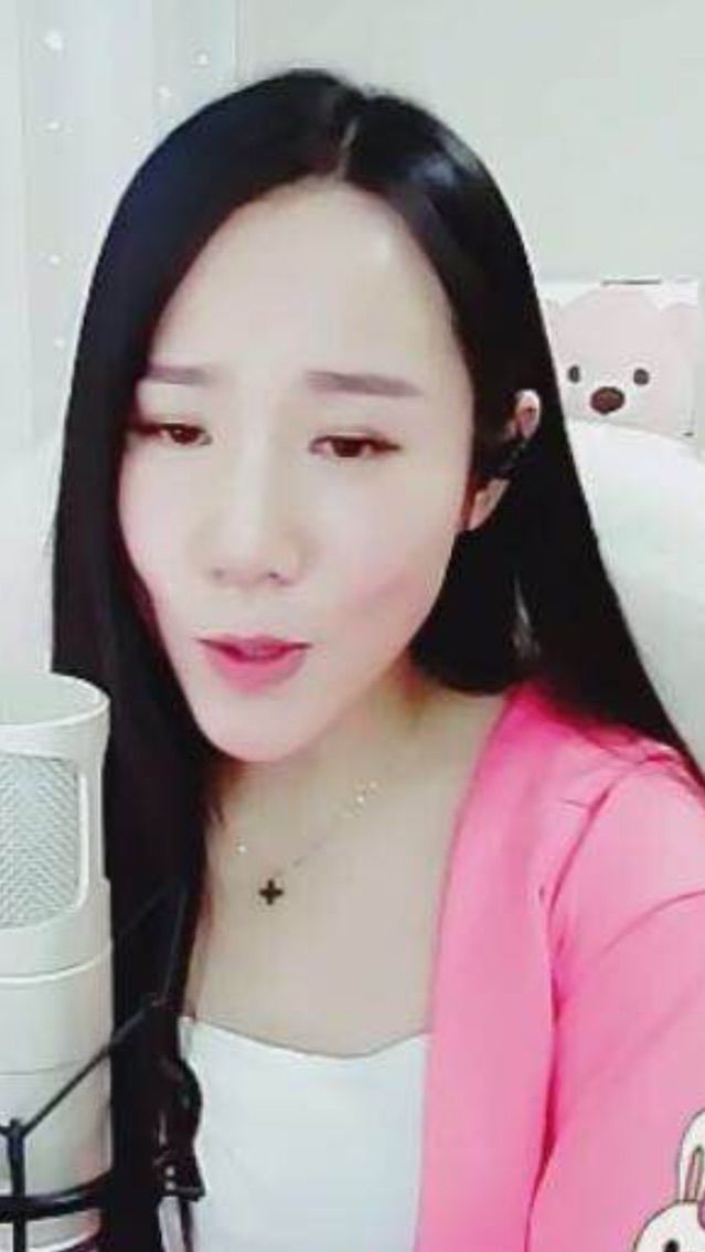 已婚短腿小矮子的主播照片