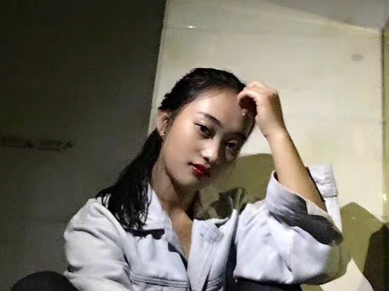 我走路带雷.的主播海报
