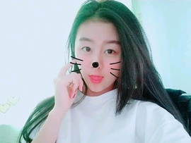 粥粥小周周主播照片