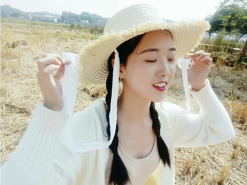 幂儿美妆间的主播海报