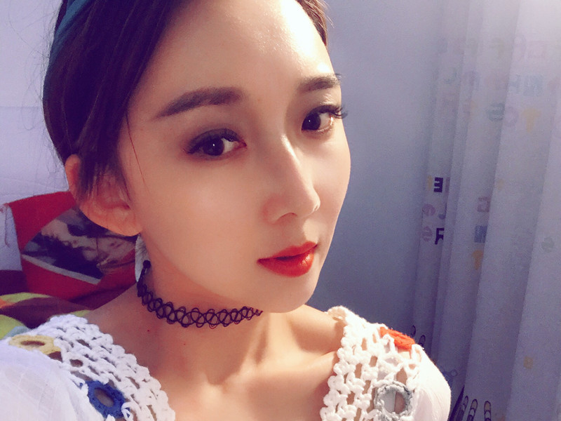 💄丫頭💋💋的主播海报